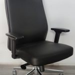 Kožna fotelja B 990 PRIRODNA KOŽA CRNA – premium ergonomska kancelarijska fotelja za maksimalnu udobnost i profesionalan rad